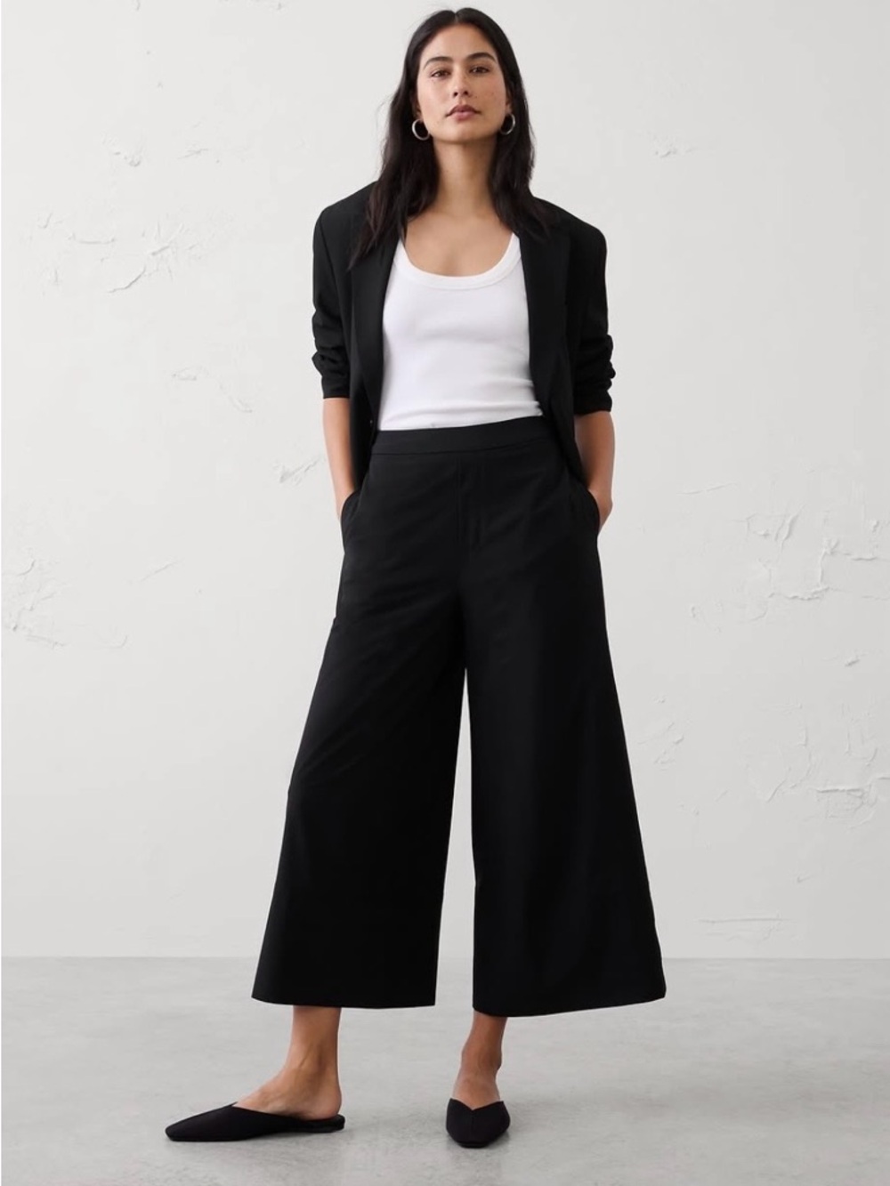 Banana Republic Women’s Black Wide-Leg Cropped Linen Pull-on Pants